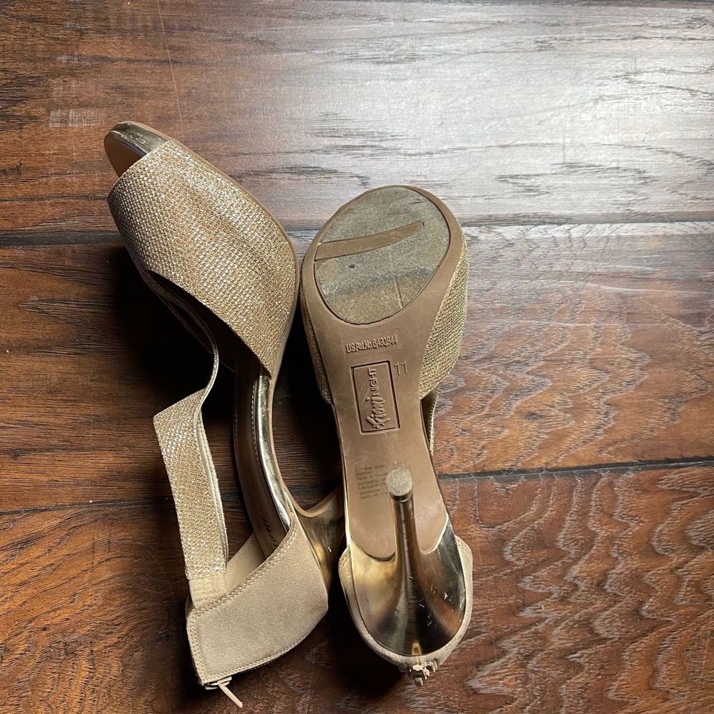 Size 11 Gold Glitter Heels - Picture 6 of 9